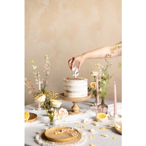 Lumânare pentru tort cifră 2, albă cu flori, 8 cm