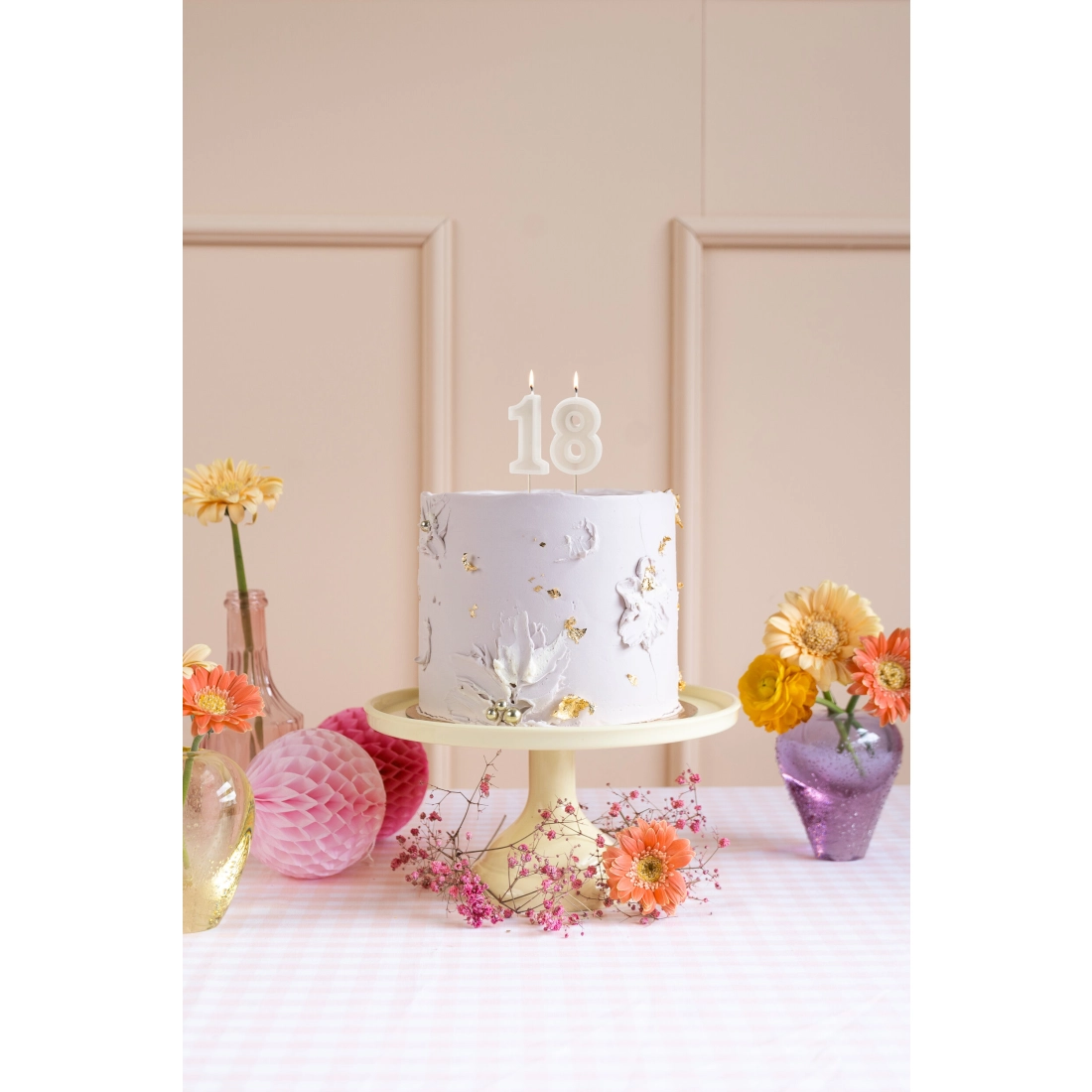 Tortagyertya 8-as szám, meleg szürke