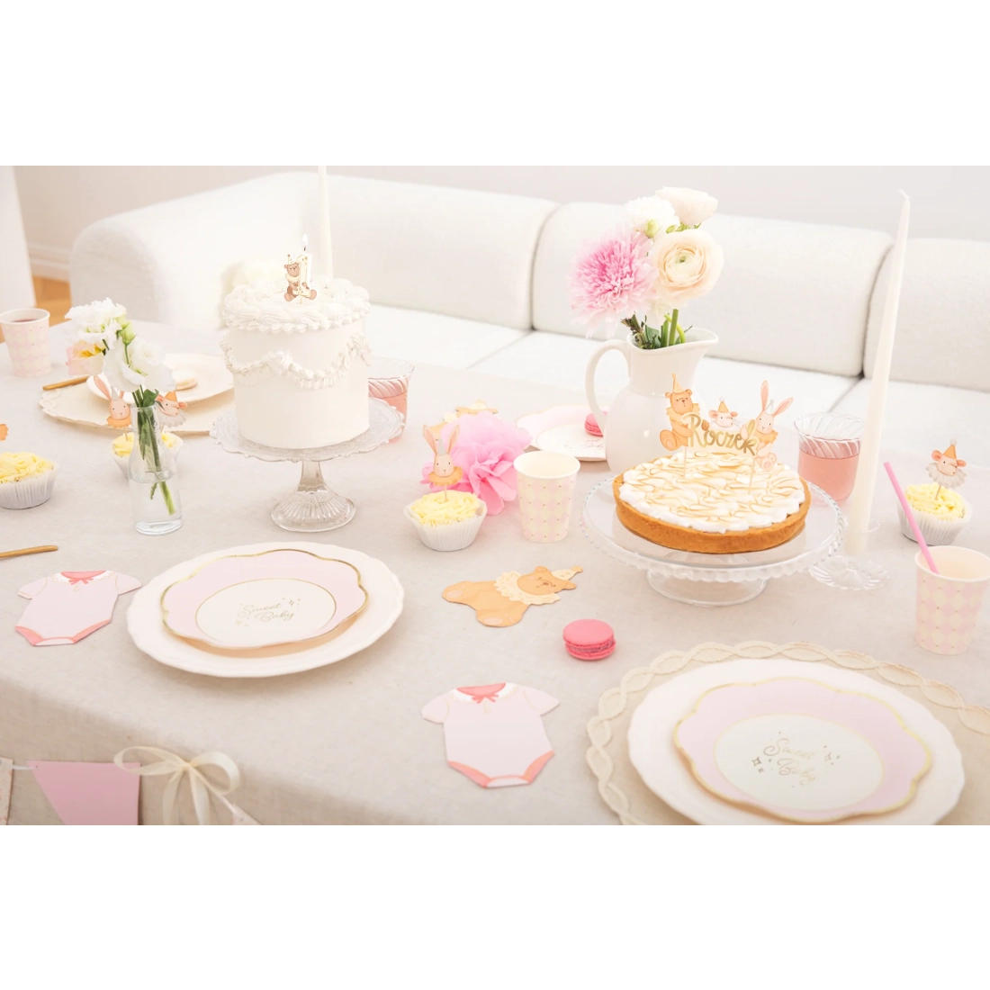 Tortagyertya mackóval, 1-es számmal