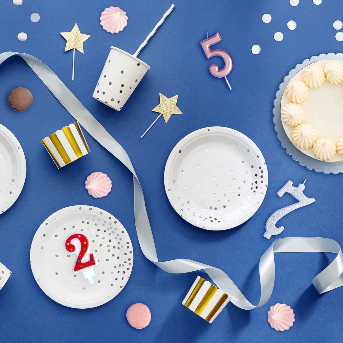 Nagy ezüst tortagyertya csillámokkal, 7-es szám