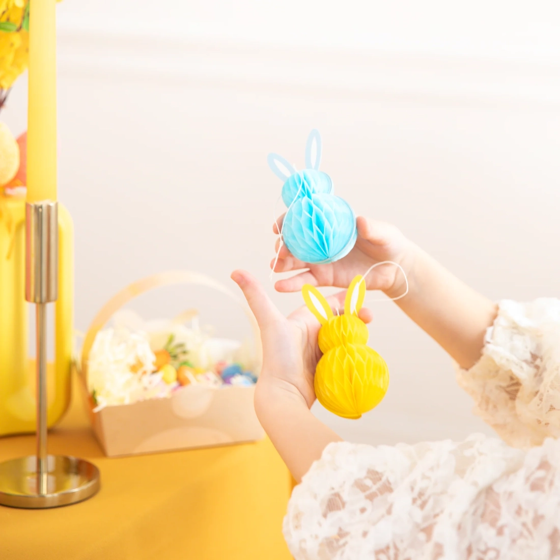 Decorațiune suspendată de Paște cu iepurași honeycomb, set 4 bucăți, mix