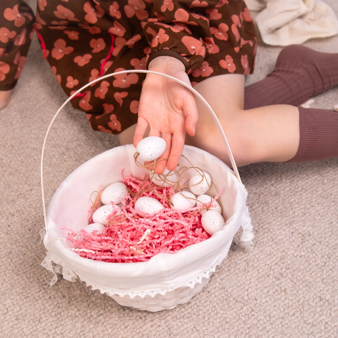 Decorațiuni de Paște suspendate, ouă albe, 12 buc.