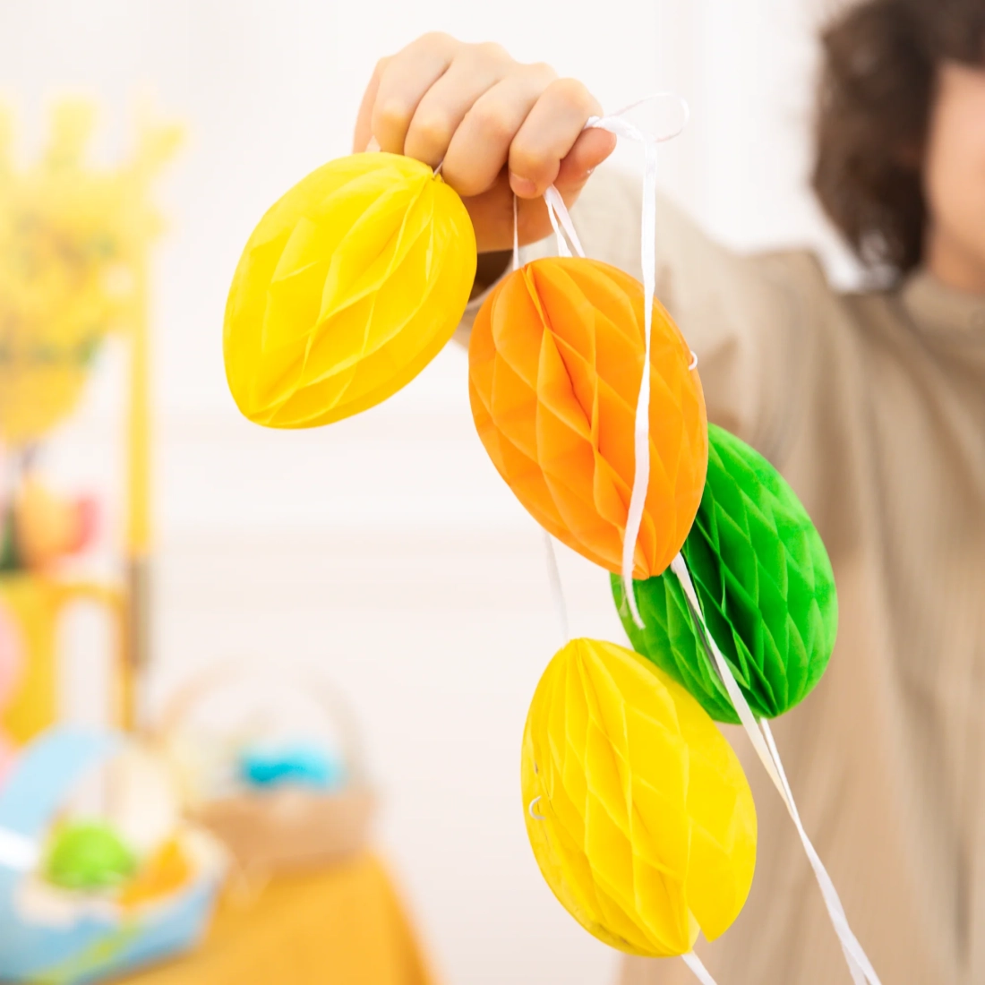 Ghirlandă suspendată cu ouă de Paște din hârtie 300 cm