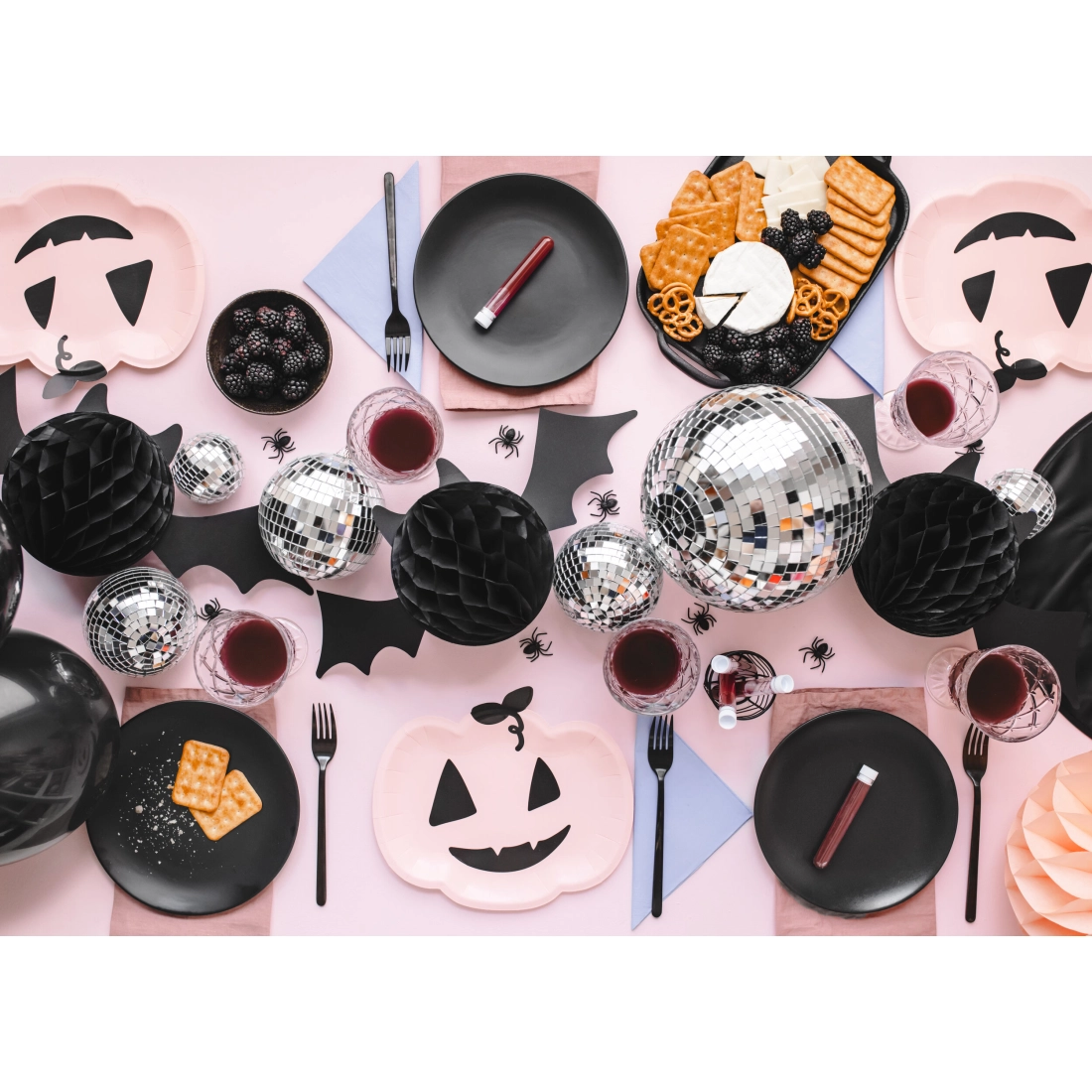 Papírový závěsný netopýr černý 45x17 cm – dekorace na Halloween