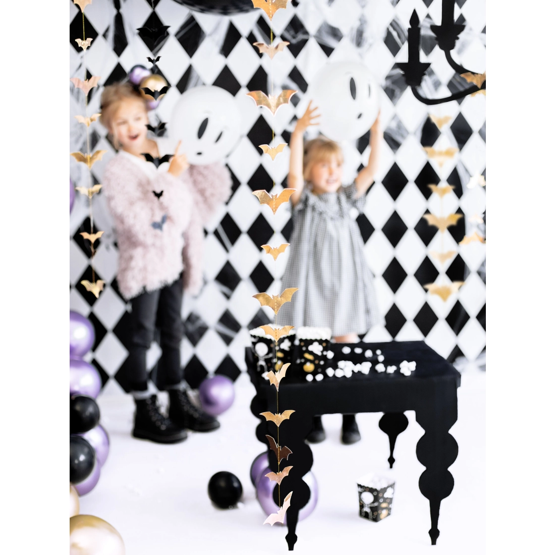 Ghirlandă din hârtie aurie cu lilieci 1,5 m – lanț decorativ pentru petrecere