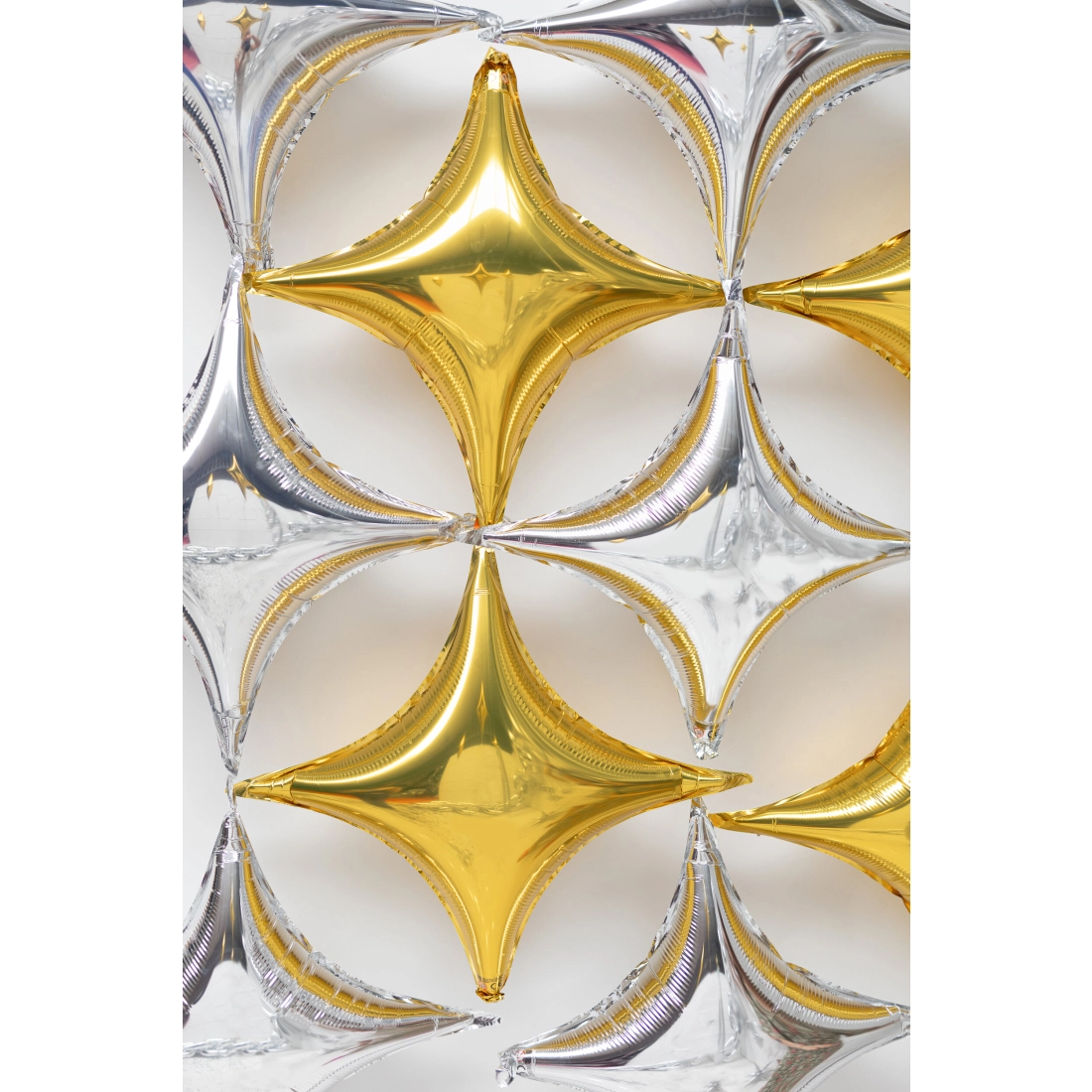 Zlat balon iz folije v obliki 4-krake zvezde, 45 cm – dekoracija za zabave