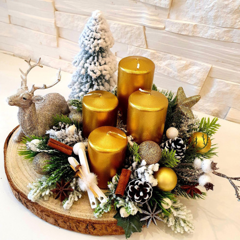 Adventný veniec na drevenom pláte - zlatý 27 cm