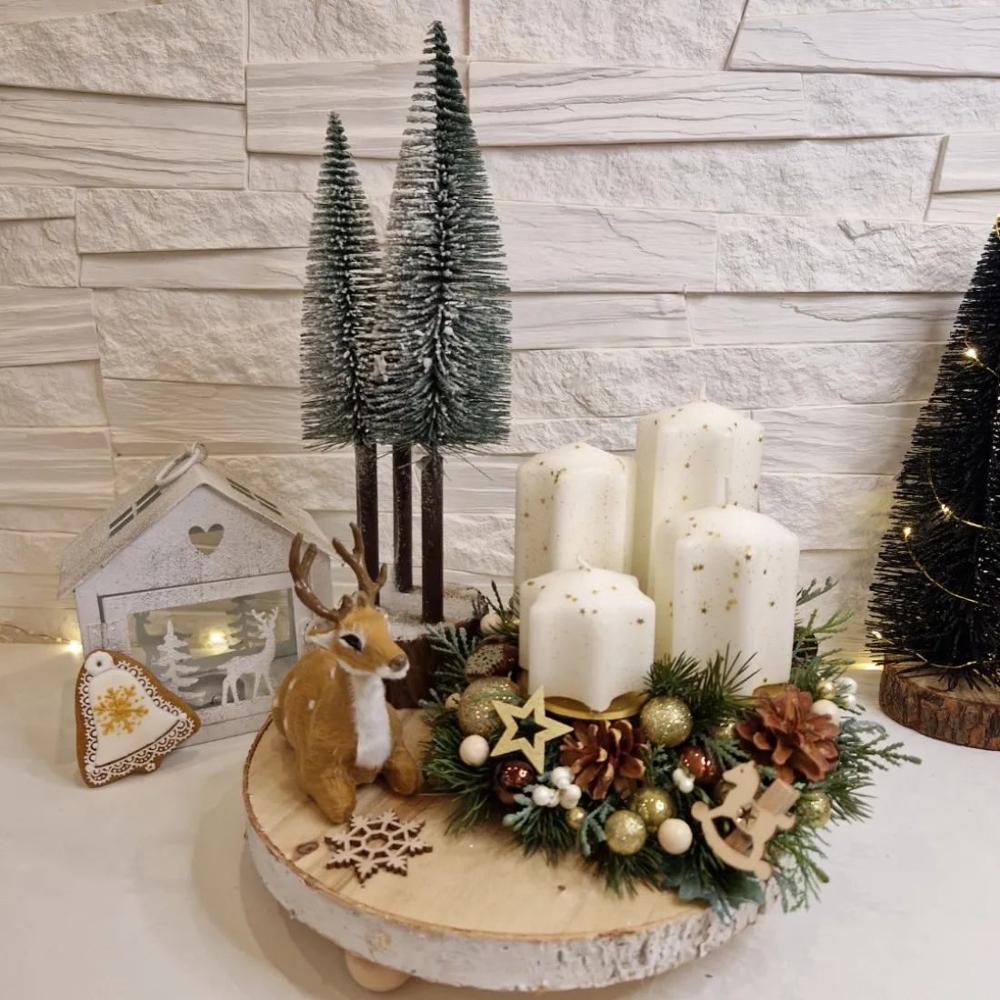 Adventní věnec na dřevěném podkladu - přírodní 28 cm