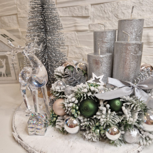 Adventní věnec s čirým sobem a LED stromkem, stříbrný - 30 cm