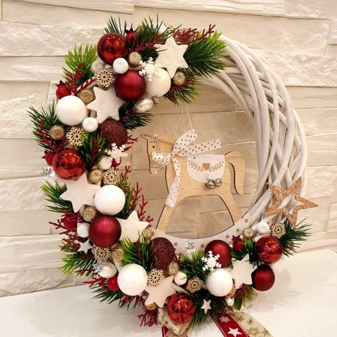 Adventní věnec na dveře s koníkem, červený 28 cm