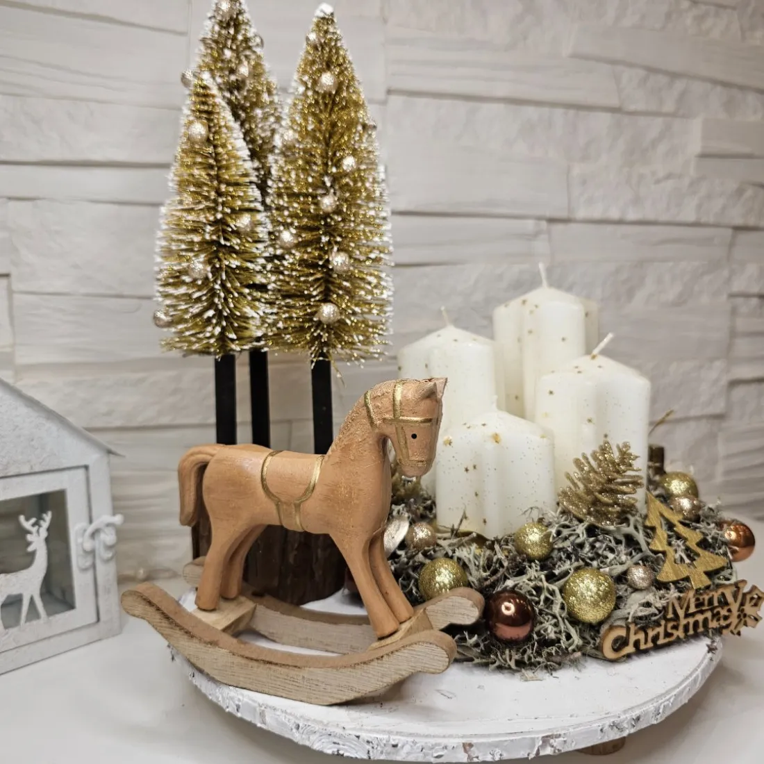 Adventní věnec s koněm, zlatý - 25 cm