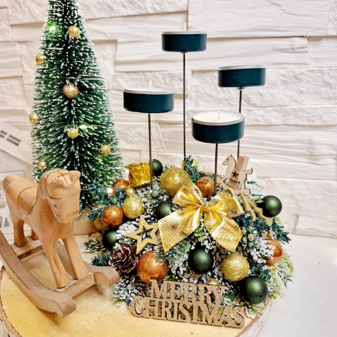 Adventný veniec s LED stromčekom - zelený 25 cm