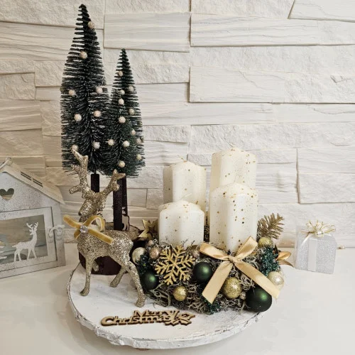 Adventný veniec so sobom a stromčekom, zlatý  - 28 cm