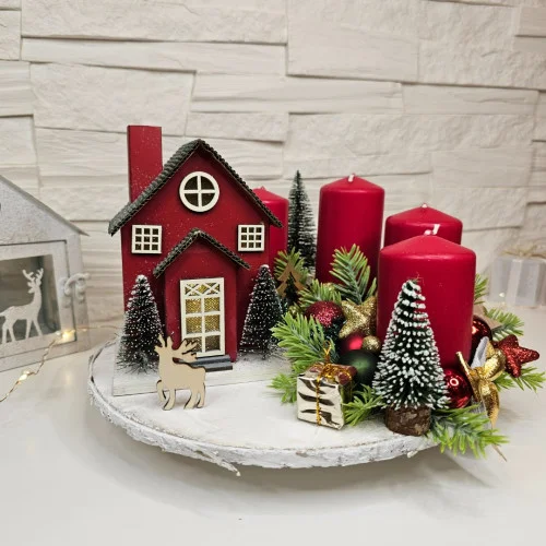 Adventný veniec so svietiacim domčekom, 25 cm