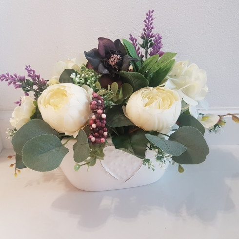 Aranžmá v keramickém květináči s pivoňkami