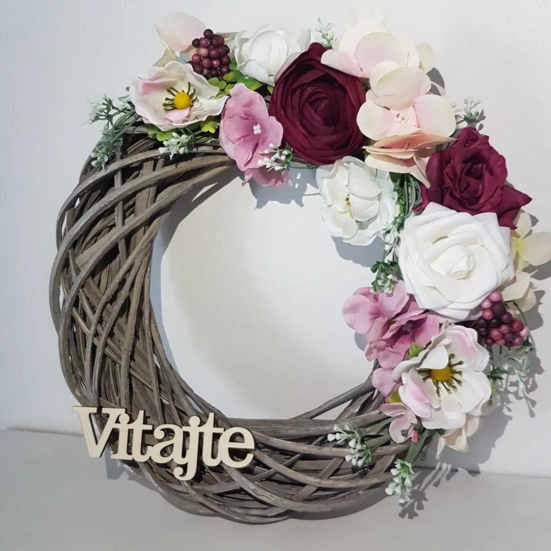 Celoroční květinový věnec na dveře - 30 cm