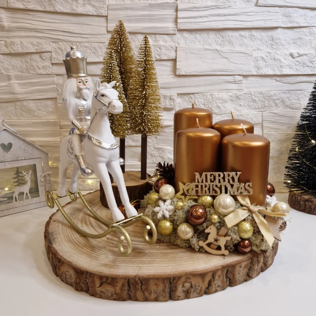 Luxusný adventný veniec Luskáčik na hojdacom koníku - hnedý - XL, 35 cm