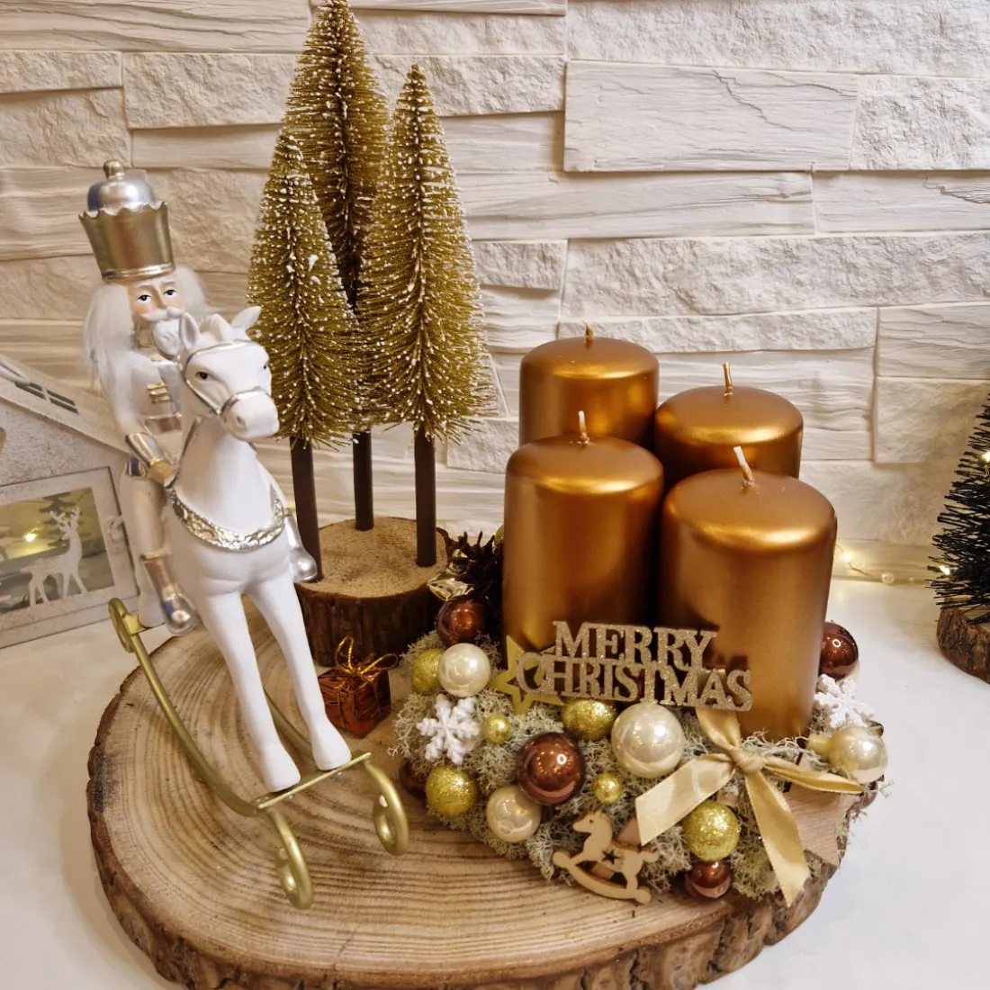 Luxusný adventný veniec Luskáčik na hojdacom koníku - hnedý - XL, 35 cm