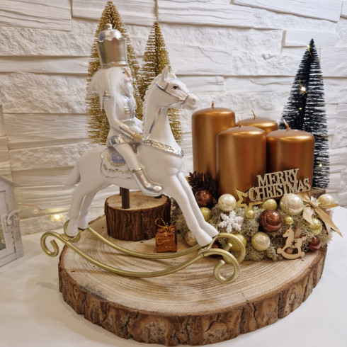 Luxusný adventný veniec Luskáčik na hojdacom koníku - hnedý - XL, 35 cm