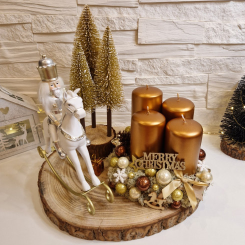 Luxusný adventný veniec Luskáčik na hojdacom koníku - hnedý - XL, 35 cm