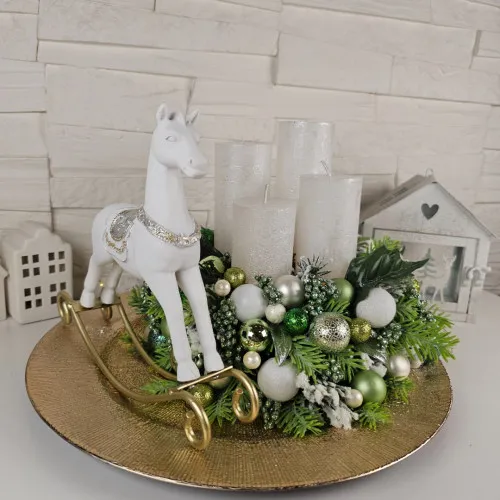 Luxusní adventní věnec s keramickým houpacím koníkem - zeleno zlatý