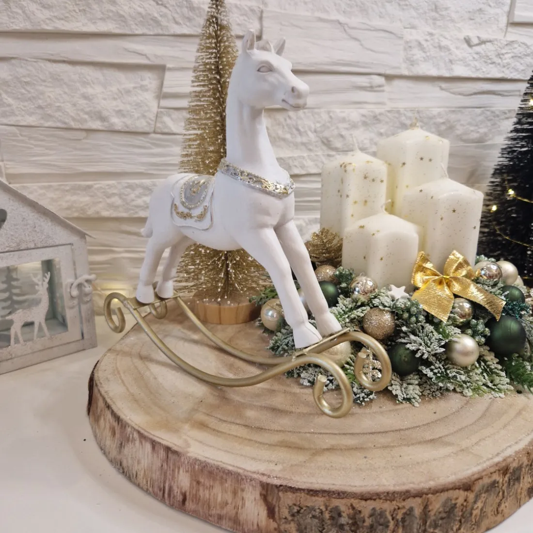 Luxusný adventný veniec s LED stromčekom, 30 cm