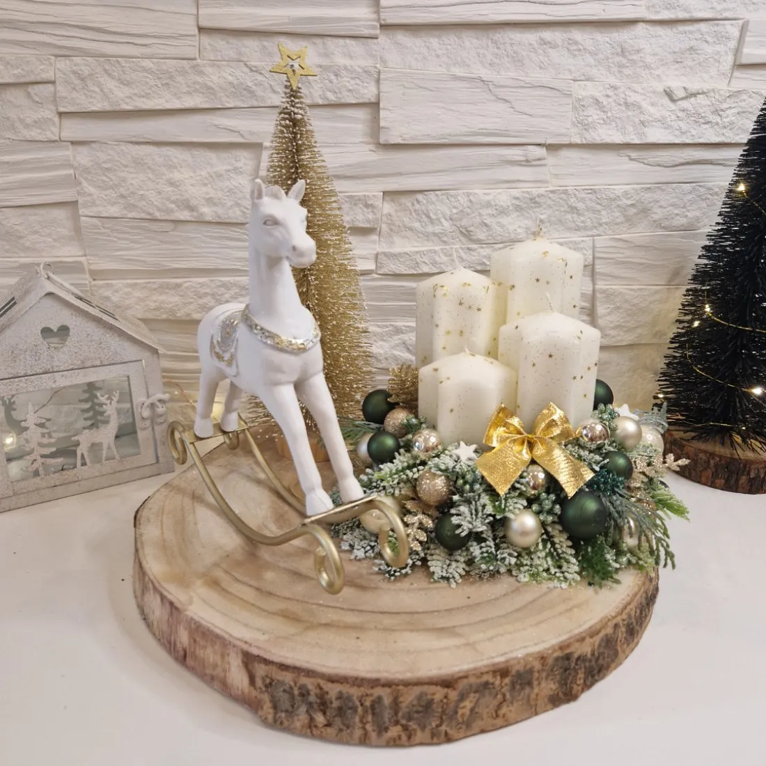 Luxusný adventný veniec s LED stromčekom, 30 cm