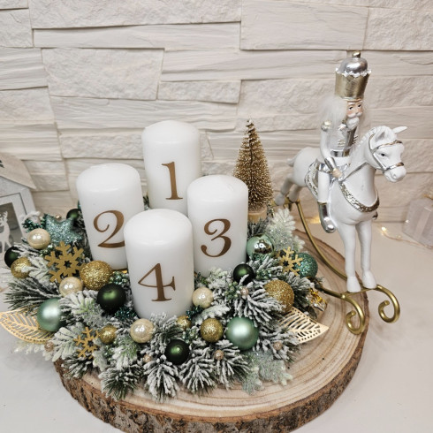 Luxusný adventný veniec s luskáčikom - 37 cm