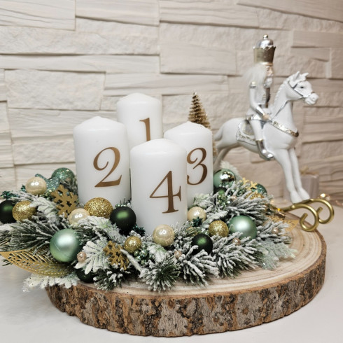 Luxusný adventný veniec s luskáčikom - 37 cm