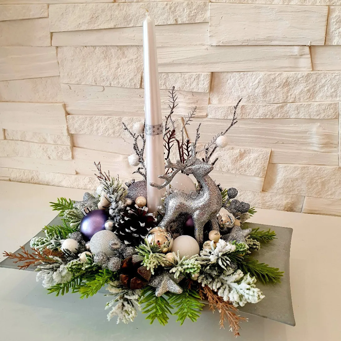 Vianočná dekorácia s bielou sviečkou - 30 cm