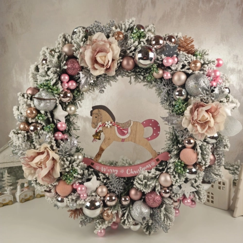 Vianočný veniec na dvere s koníkom - 40 cm strieborno-ružový