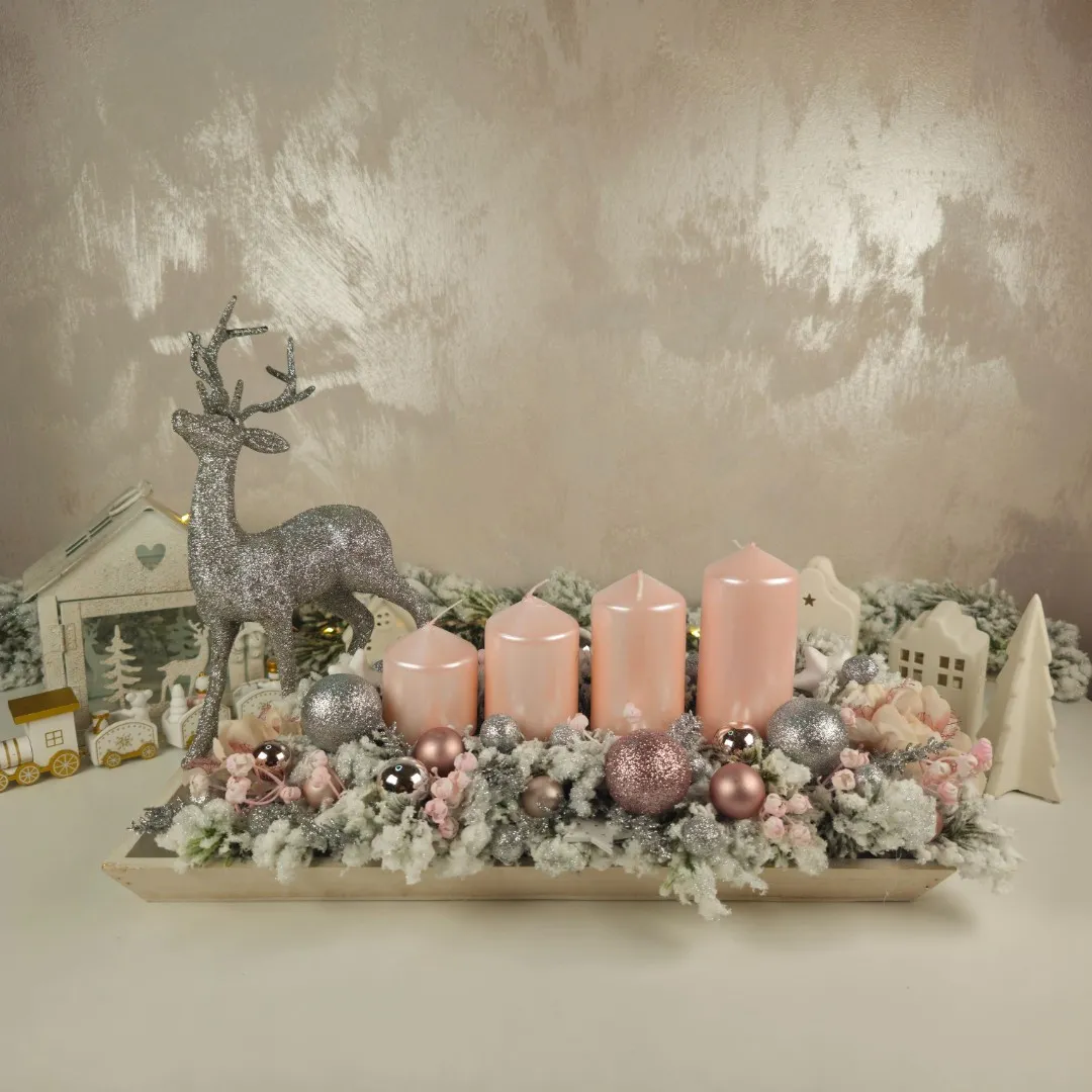 Vianočný veniec so sobom 39 cm - jemná ružová