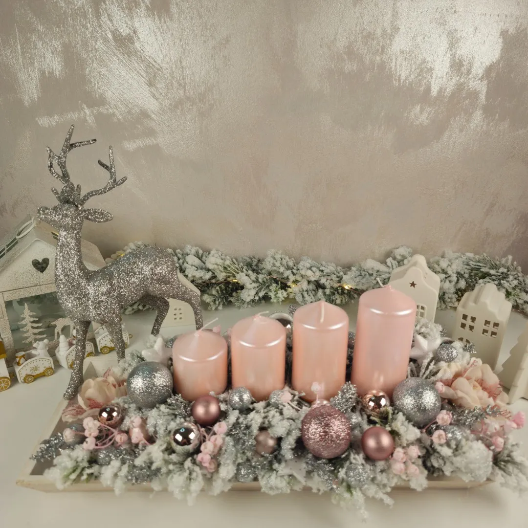 Vianočný veniec so sobom 39 cm - jemná ružová