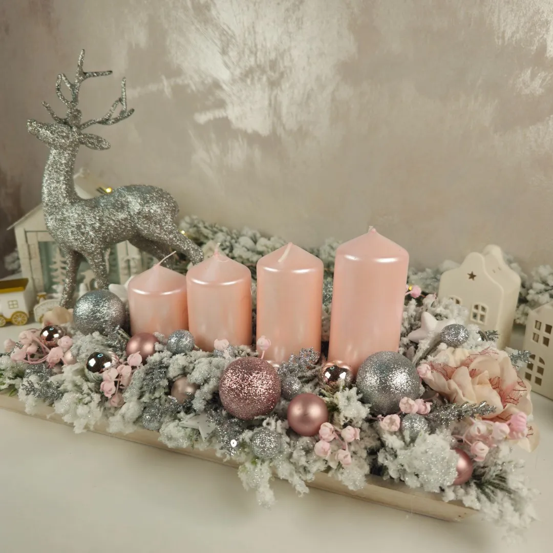 Vianočný veniec so sobom 39 cm - jemná ružová