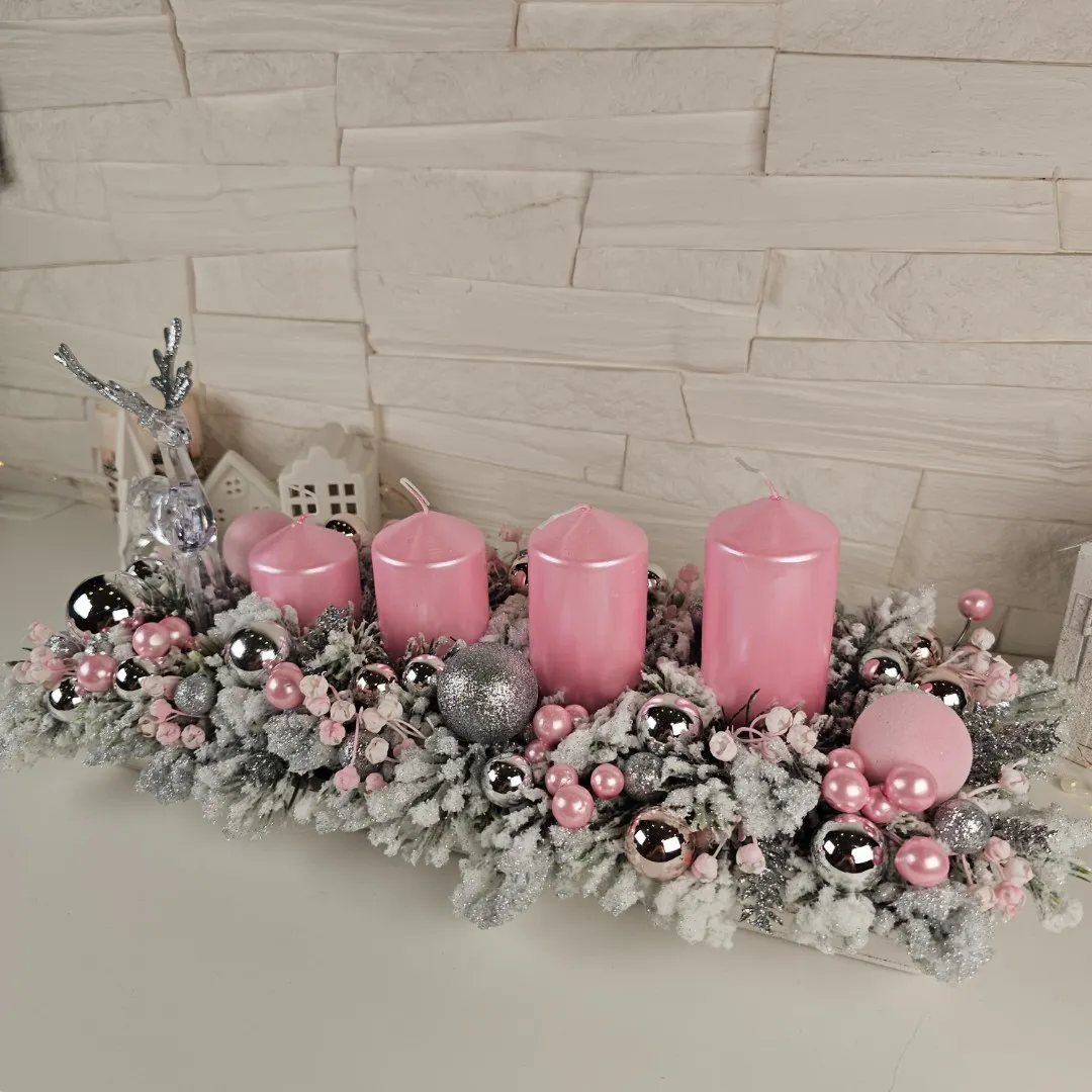 Vianočný veniec so sobom 39 cm - ružovo strieborný