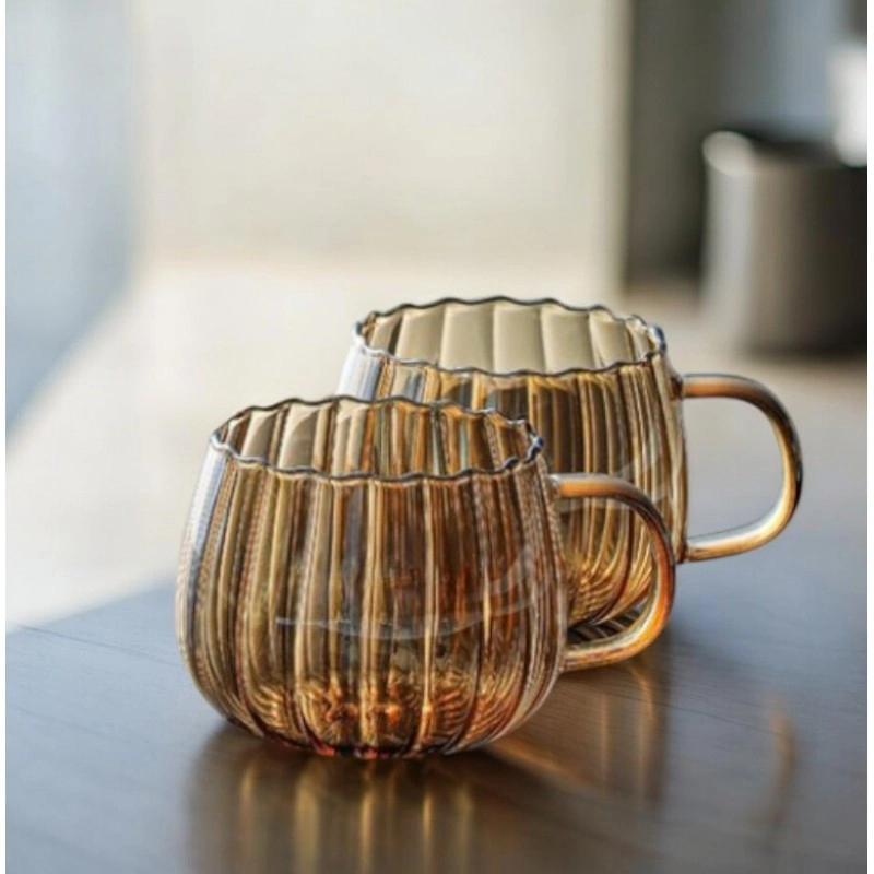 Jantarový pohár s vlnitými stěnami - 350 ml