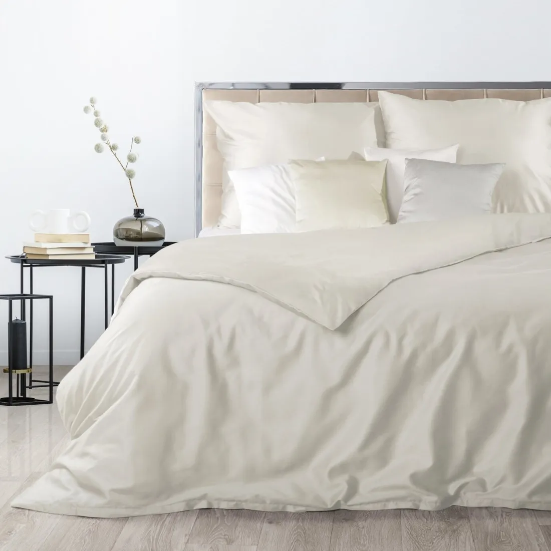 Jednofarebné posteľné obliečky Nova z bavlneného saténu 220x200 cm - krémové