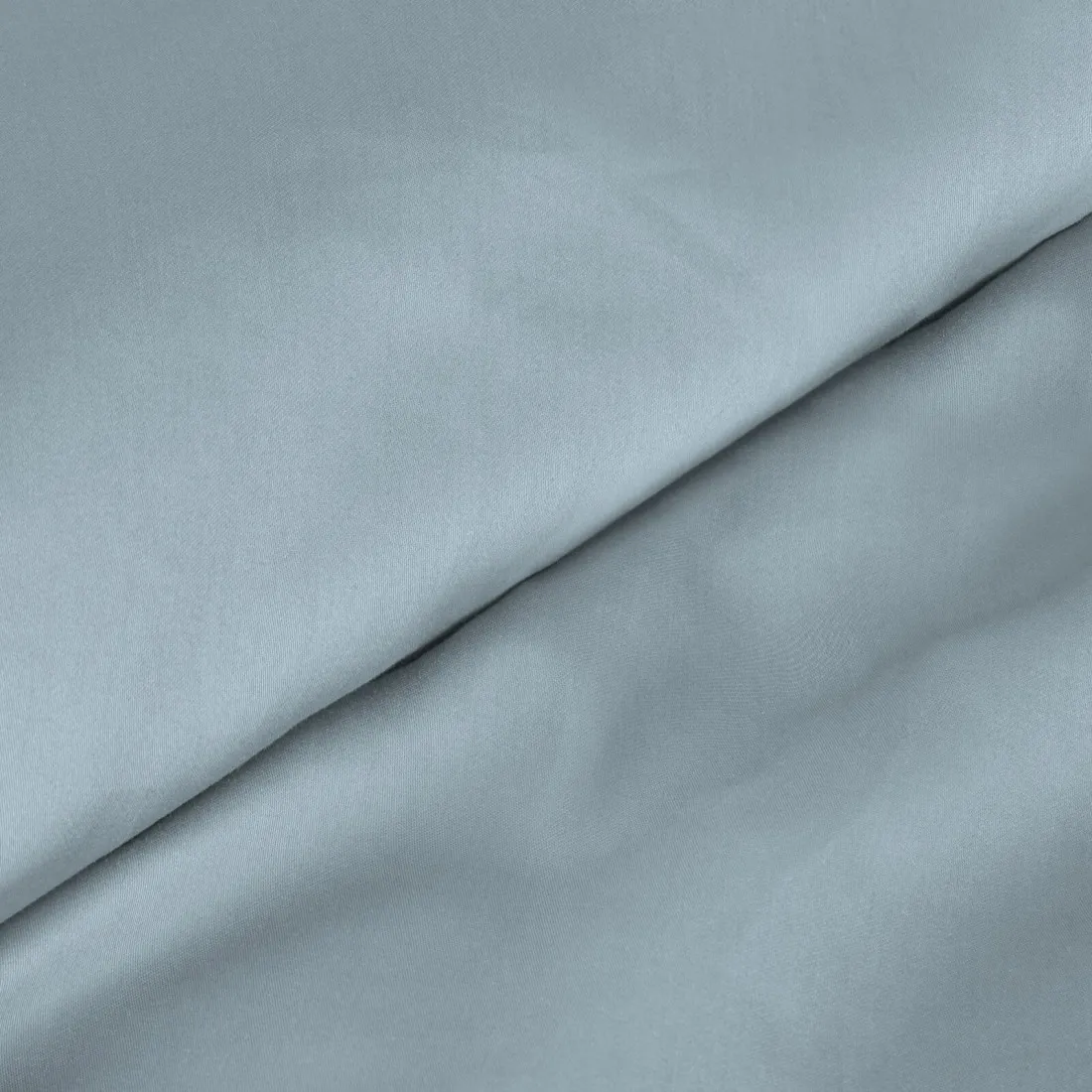 Jednofarebné posteľné obliečky Nova z bavlneného saténu 220x200 cm - svetlo modrá