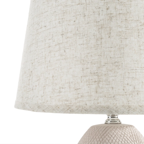 Keramická dekoračná lampa zdobená reliéfnym vzorom