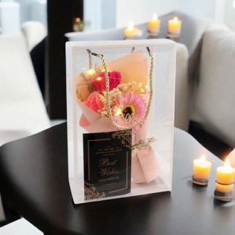 Kytica voňavých mydlových kvetov v darčekovej krabičke s LED svetielkami