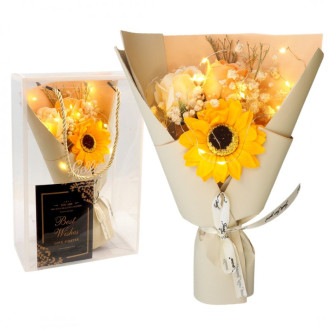 Kytica vonných mydlových kvetov v darčekovej krabičke s LED svetielkami - žlté