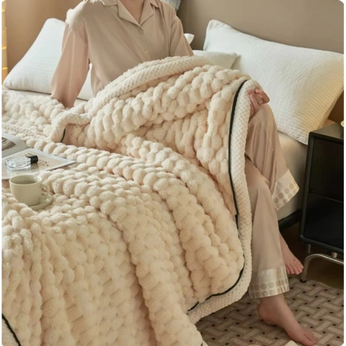 Obojstranná plyšová deka/ prehoz na posteľ 180x200 cm - krémová