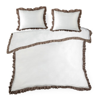 Posteľné obliečky Eliza zdobené kontrastným volánom - hnedé 220x200 cm