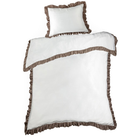 Posteľné obliečky Eliza zdobené kontrastným volánom - hnedé 220x200 cm