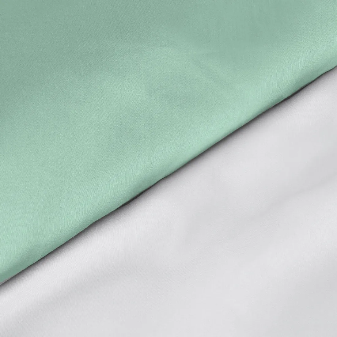 Posteľné obliečky Nova z bavlneného saténu 140x200 cm - biele/mätové