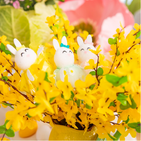 Velikonoční dekorace - Zajíčci v sukýnkách na tyčce mix