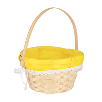 Velikonočna košara obložena z rumeno tkanino