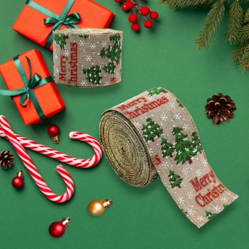 Vánoční stuha s motivem stromečků, 2 m × 6,3 cm