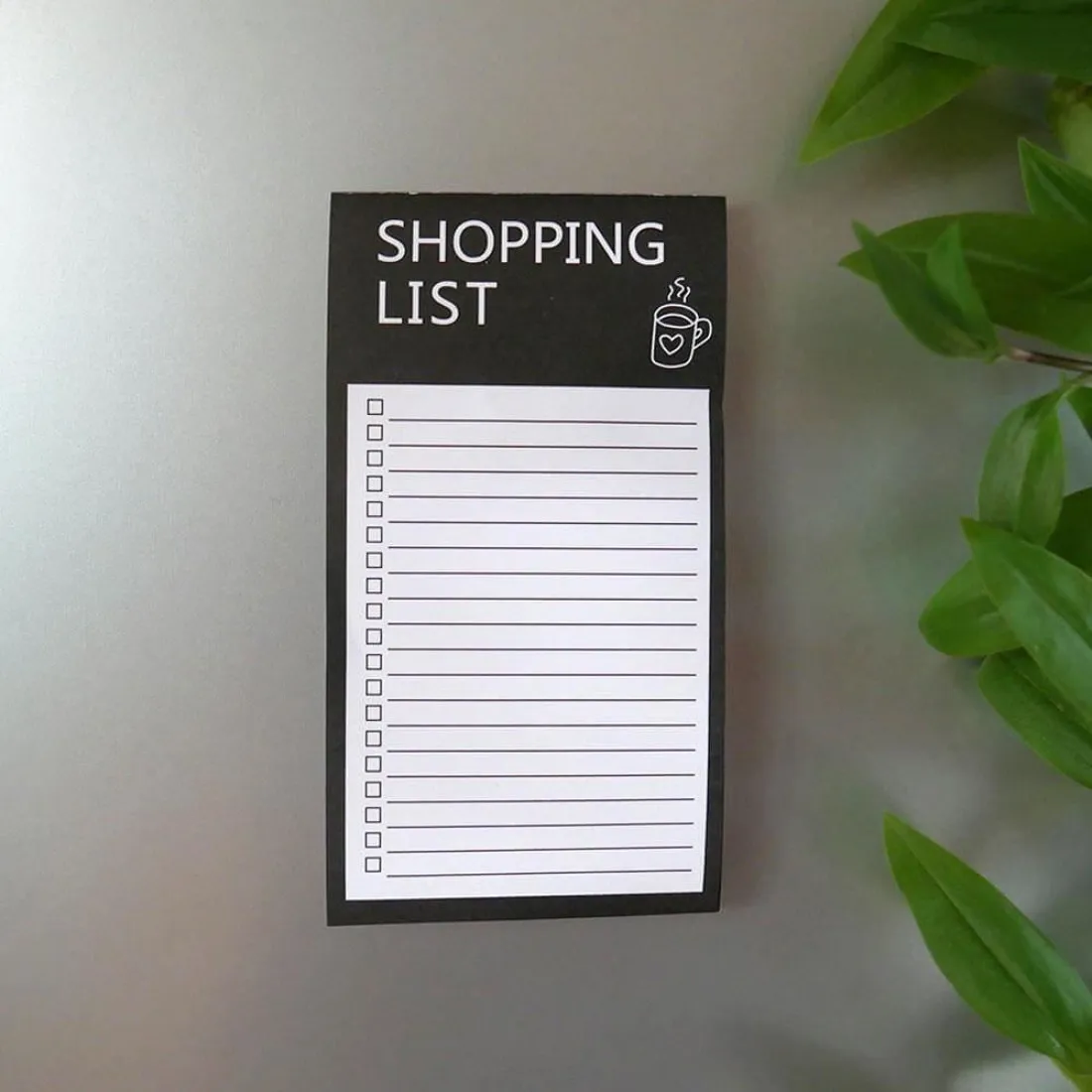 Nákupní seznam na lednici s magnetem