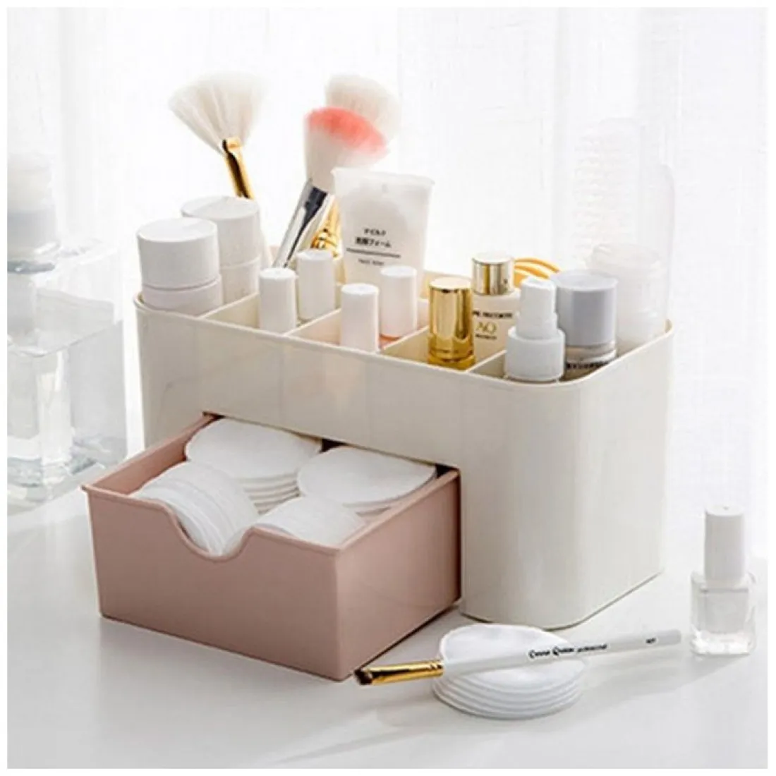 Organizér na kozmetiku so šuflíkmi